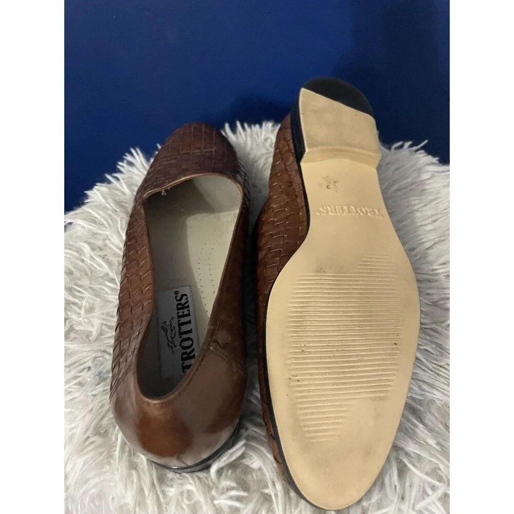 Trotters Cognac Liz Woven Loafer Flats Shoes Size 10S